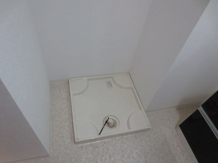 物件内観写真12　(洗濯機置場)