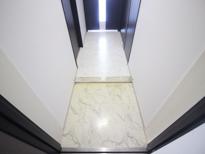 物件内観写真20　(玄関)