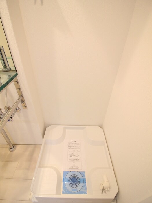 物件内観写真13　(洗濯機置場)