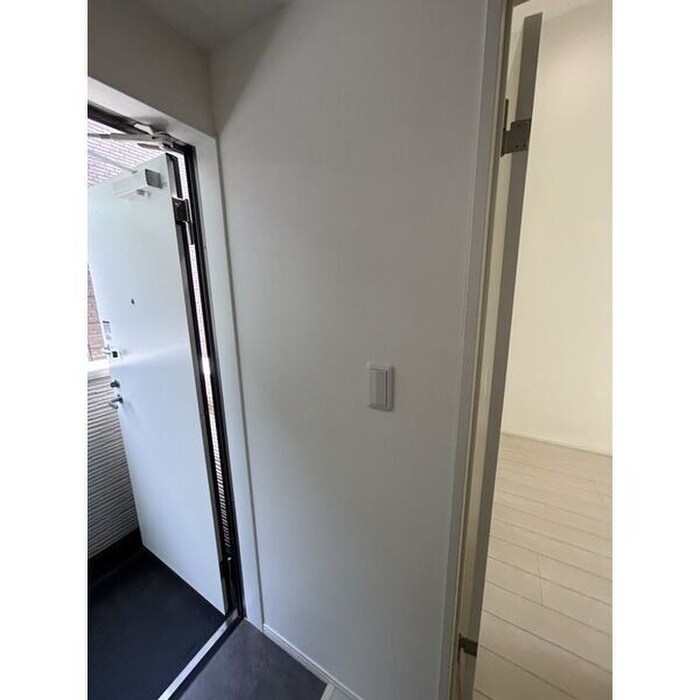 物件内観写真16　(玄関)