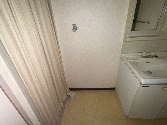 物件内観写真15　(洗濯機置場)