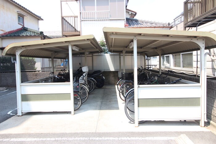 物件外観写真6　(駐輪場)