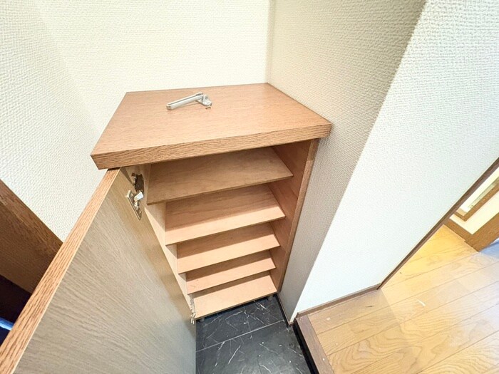 物件内観写真18　(靴箱)