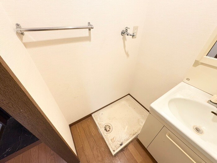 物件内観写真21　(洗濯機置場)