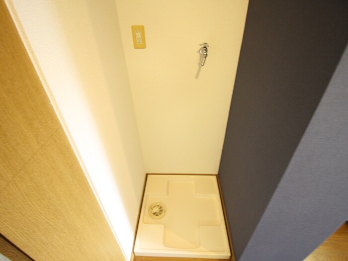 物件内観写真14　(洗濯機置場)