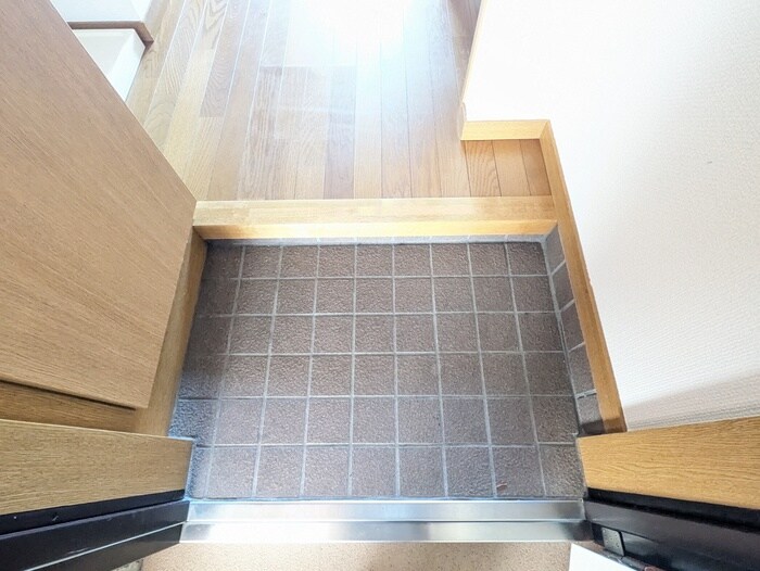 物件内観写真17　(玄関)