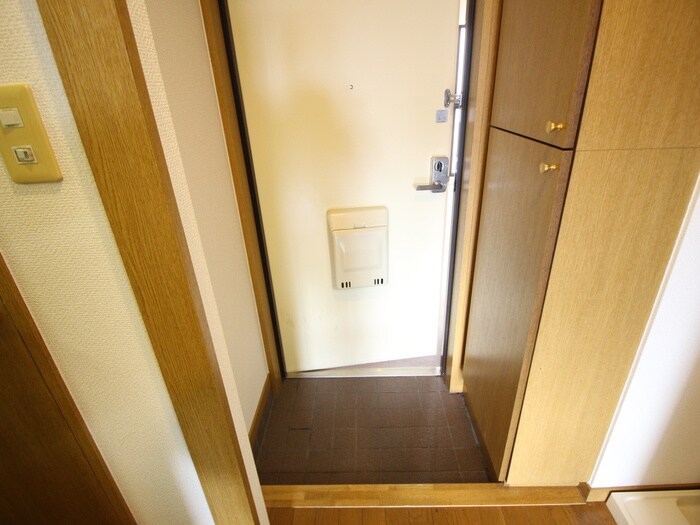 物件内観写真18　(玄関)