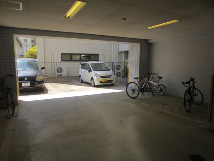 物件外観写真5　(駐輪場)