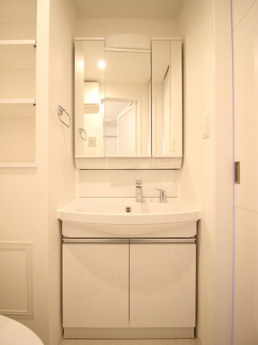 物件内観写真12　(洗面)