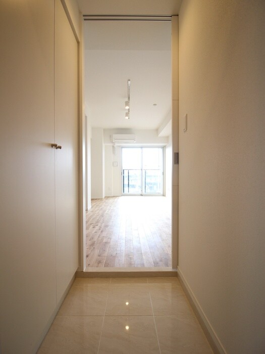 物件内観写真13　(玄関)