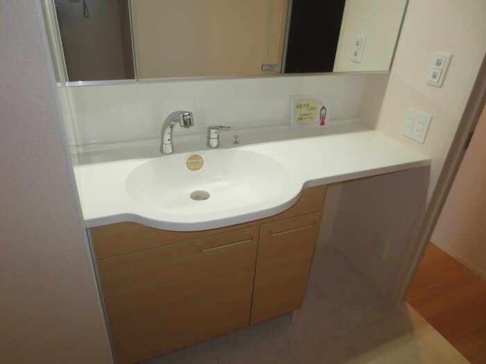 物件内観写真12　(洗面)