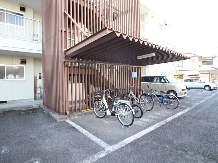 物件外観写真4　(駐車場)