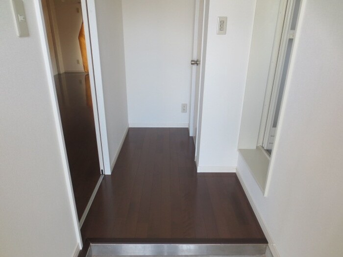 物件内観写真15　(玄関)