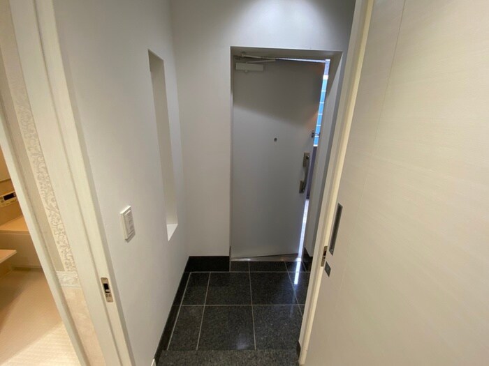 物件内観写真14　(玄関)