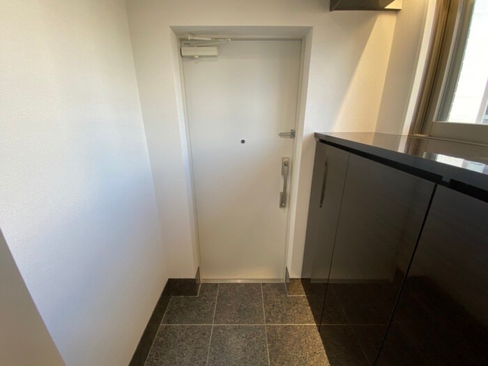 物件内観写真19　(玄関)