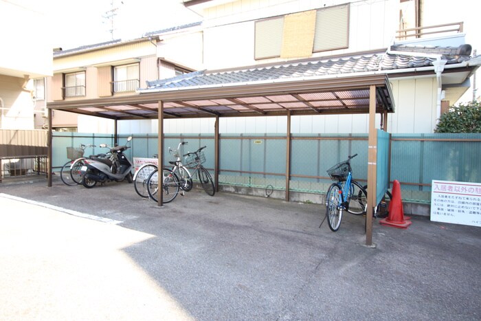 物件外観写真5　(駐輪場)