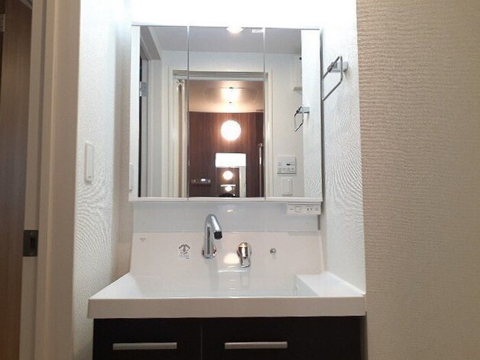 物件内観写真11　(洗面)