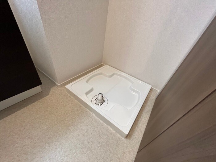 物件内観写真14　(洗濯機置場)