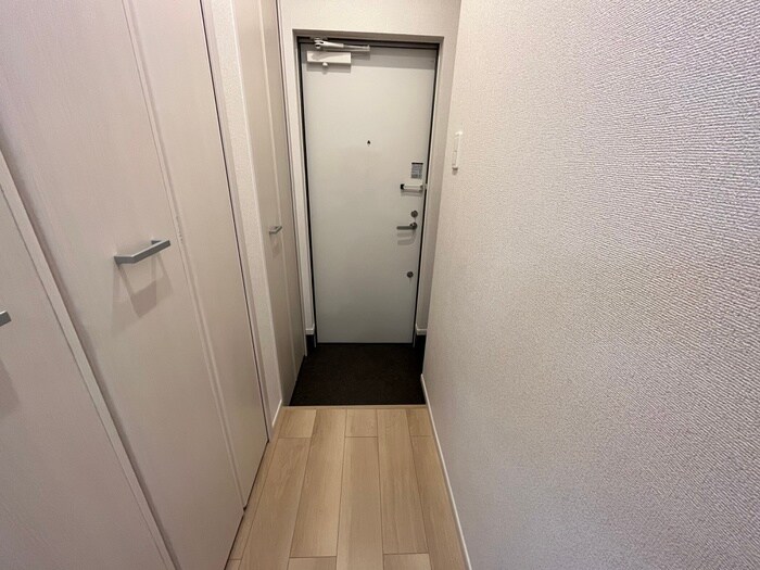 物件内観写真16　(玄関)