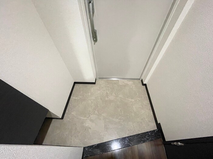 物件内観写真16　(玄関)