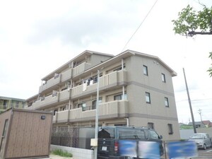 Ys court 一ツ木外観写真