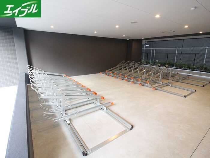 物件外観写真5　(駐輪場)