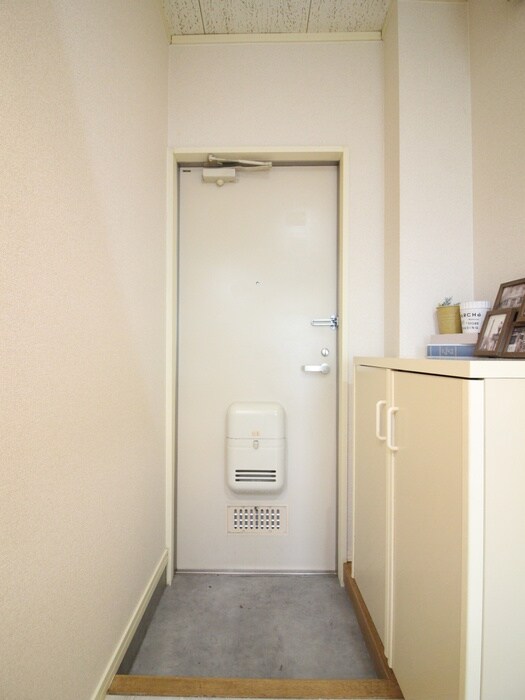 物件内観写真18　(玄関)