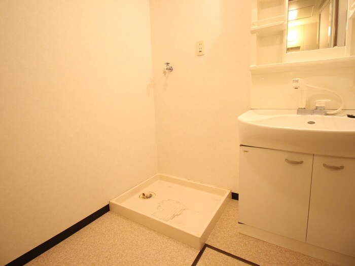 物件内観写真13　(洗濯機置場)