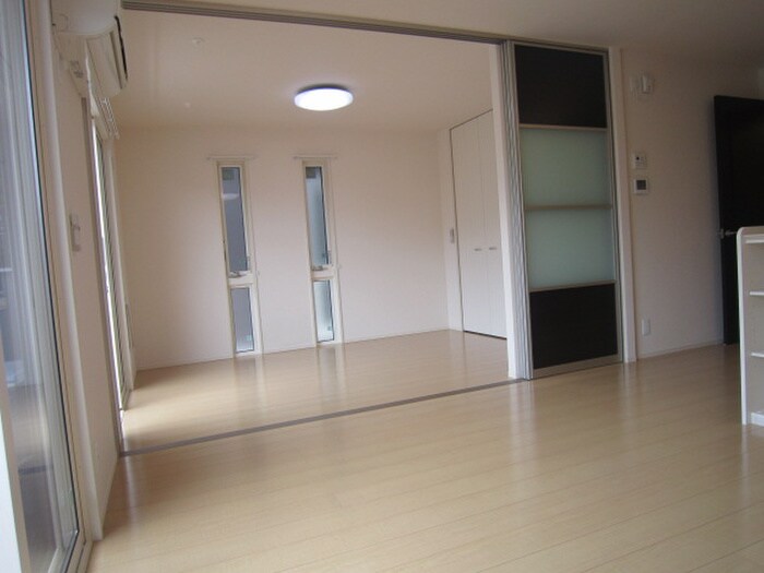 物件内観写真8　(居室)