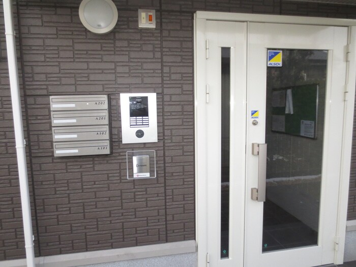物件外観写真4　(エントランス部分)