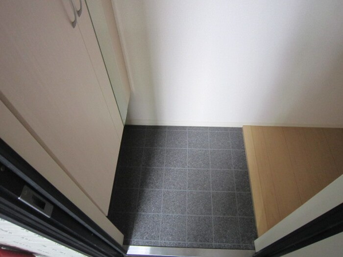 物件内観写真18　(玄関)