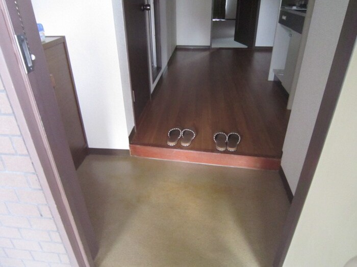 物件内観写真9　(玄関)