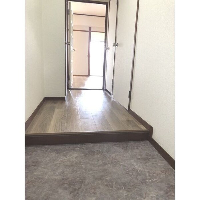 物件内観写真12　(廊下)