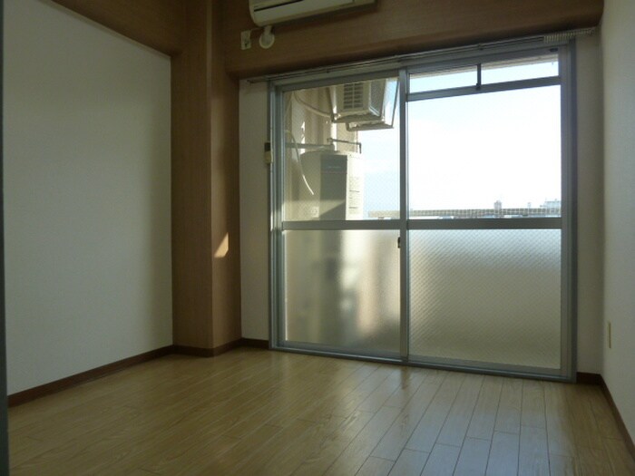 物件内観写真4　(居室)