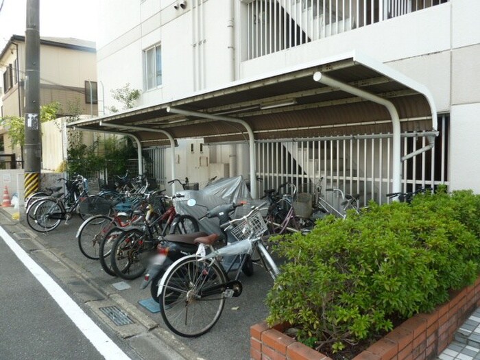 物件外観写真3　(駐輪場)