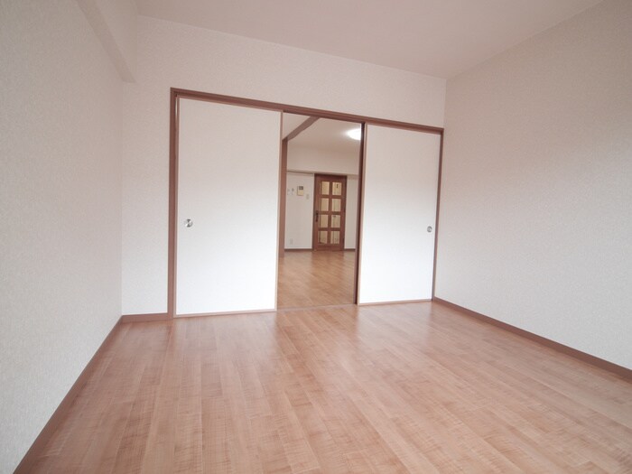 物件内観写真9　(居室)