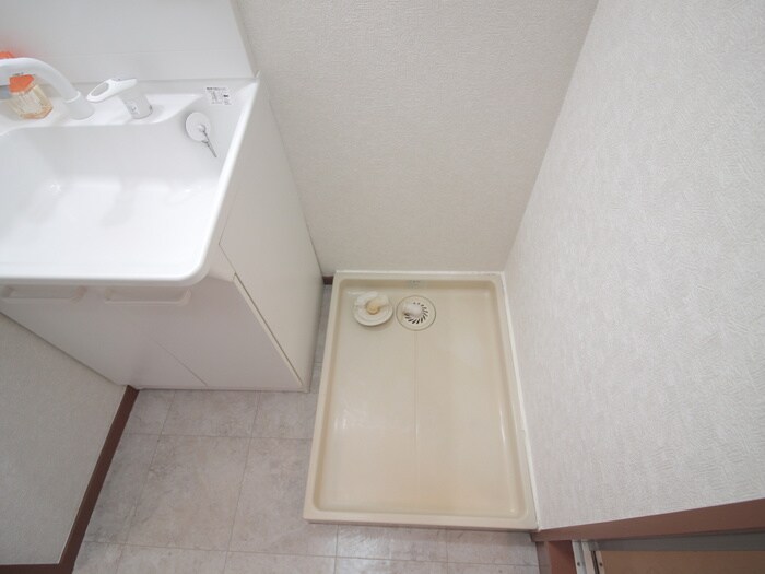 物件内観写真15　(洗濯機置場)