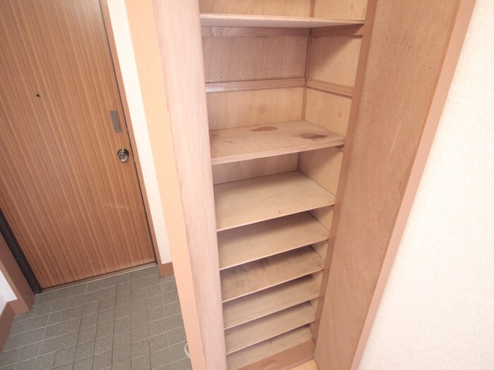 物件内観写真18　(靴箱)