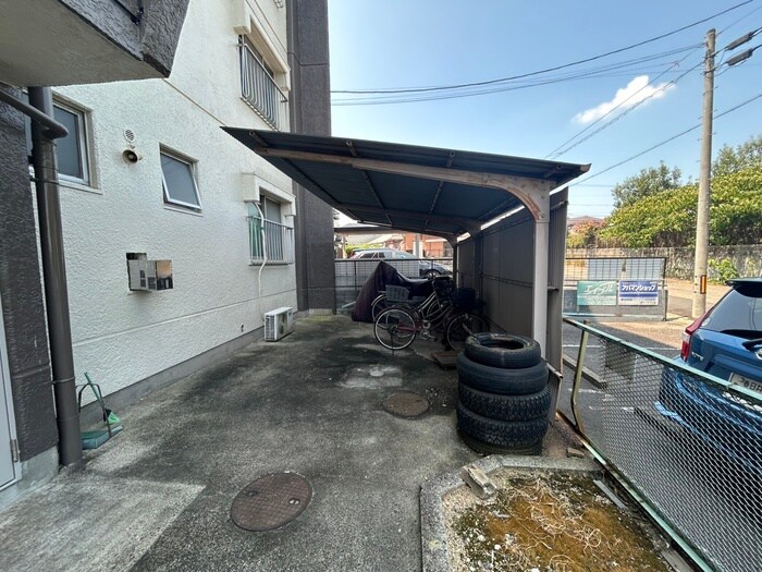 物件外観写真4　(駐輪場)