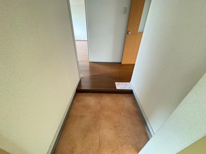 物件内観写真17　(玄関)