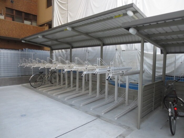 物件外観写真3　(駐輪場)