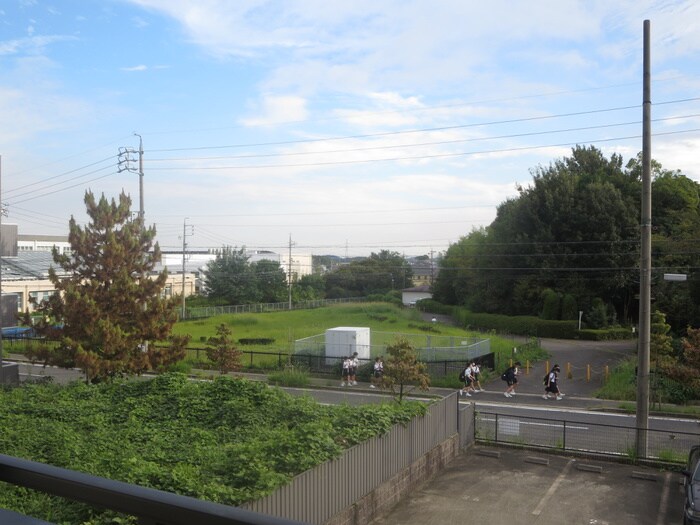 物件内観写真16　(室内からの展望)