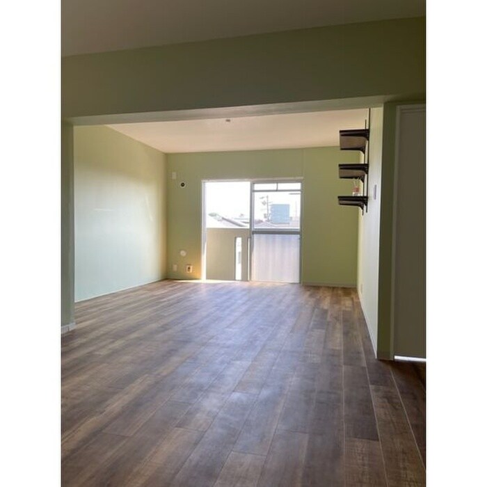 物件内観写真4　(居室)