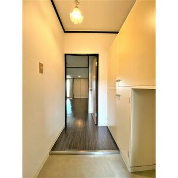 物件内観写真7　(玄関)