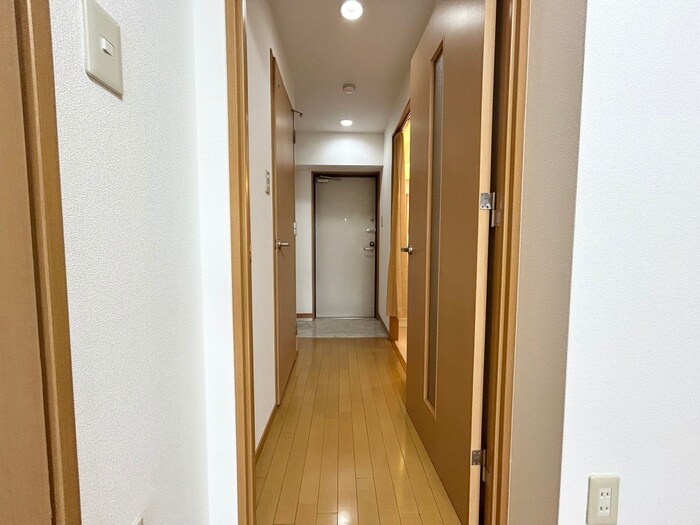 物件内観写真19　(廊下)