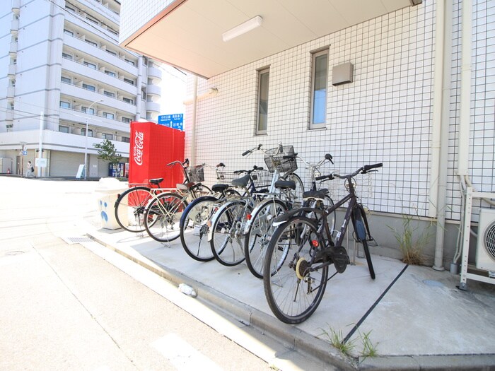 物件外観写真5　(駐輪場)