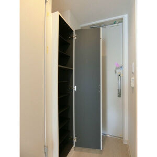 物件内観写真15　(靴箱)