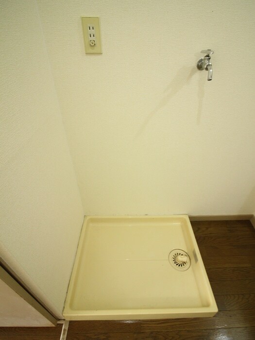 物件内観写真17　(洗濯機置場)