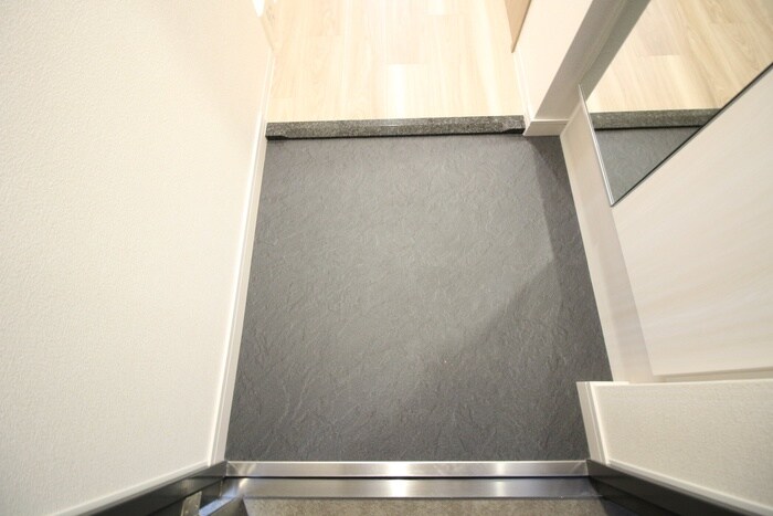 物件内観写真16　(玄関)