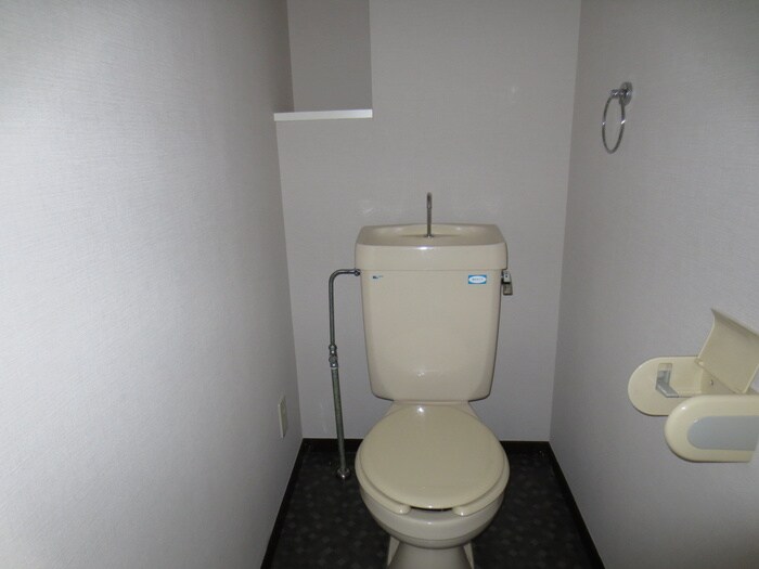 物件内観写真8　(トイレ)